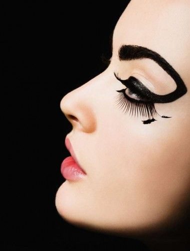 maquillaje-halloween-media-cara-ojos-negros-gallery | EL DETALLE PERFECTO